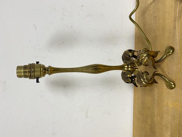 A late 19thc/early 20thc hot water reservoir with exterior probably brass, the handle and two apertures to top, one with stopper (30cm x 22cm), £40-60